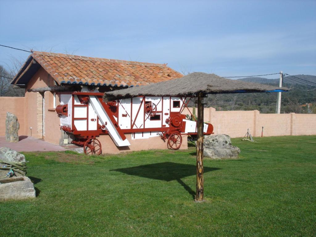 Hotel Posada Tresmentiras Aldeanueva del Camino Exterior foto