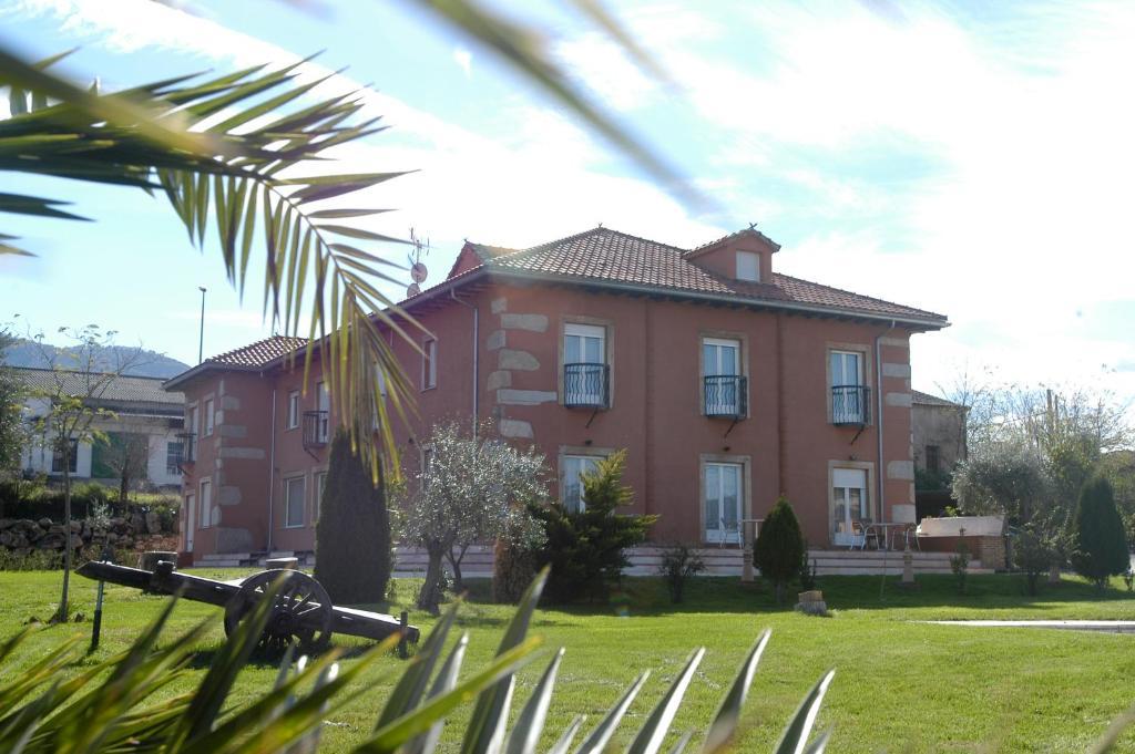 Hotel Posada Tresmentiras Aldeanueva del Camino Exterior foto